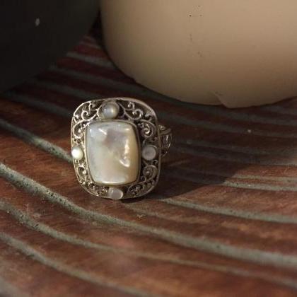 Radiant Sterling Silver Mother Of Pearl Ring Size..